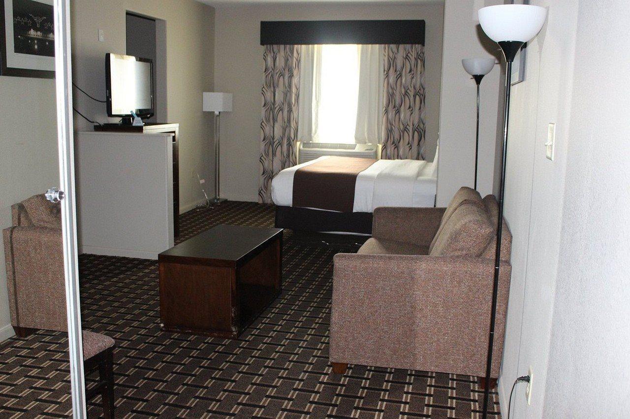 Baymont By Wyndham Columbus Hotel Екстериор снимка