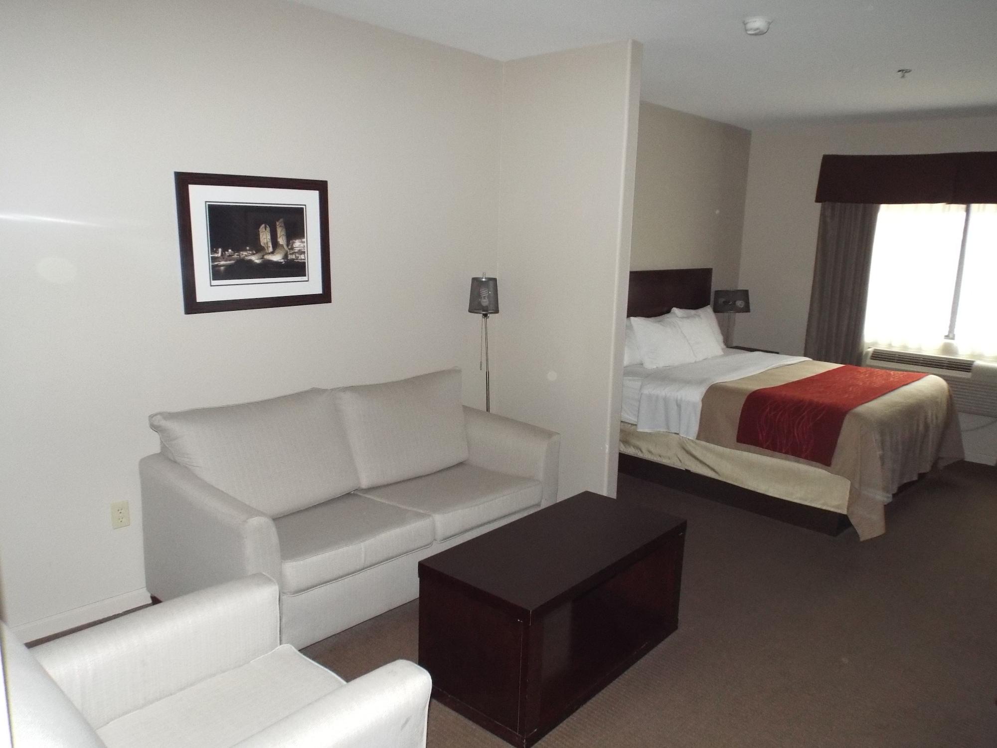 Baymont By Wyndham Columbus Hotel Екстериор снимка
