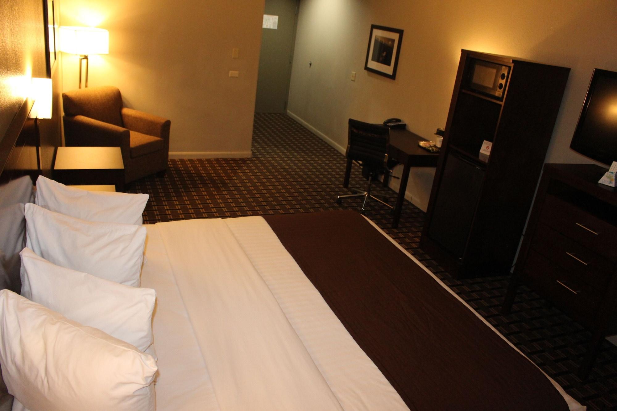 Baymont By Wyndham Columbus Hotel Екстериор снимка