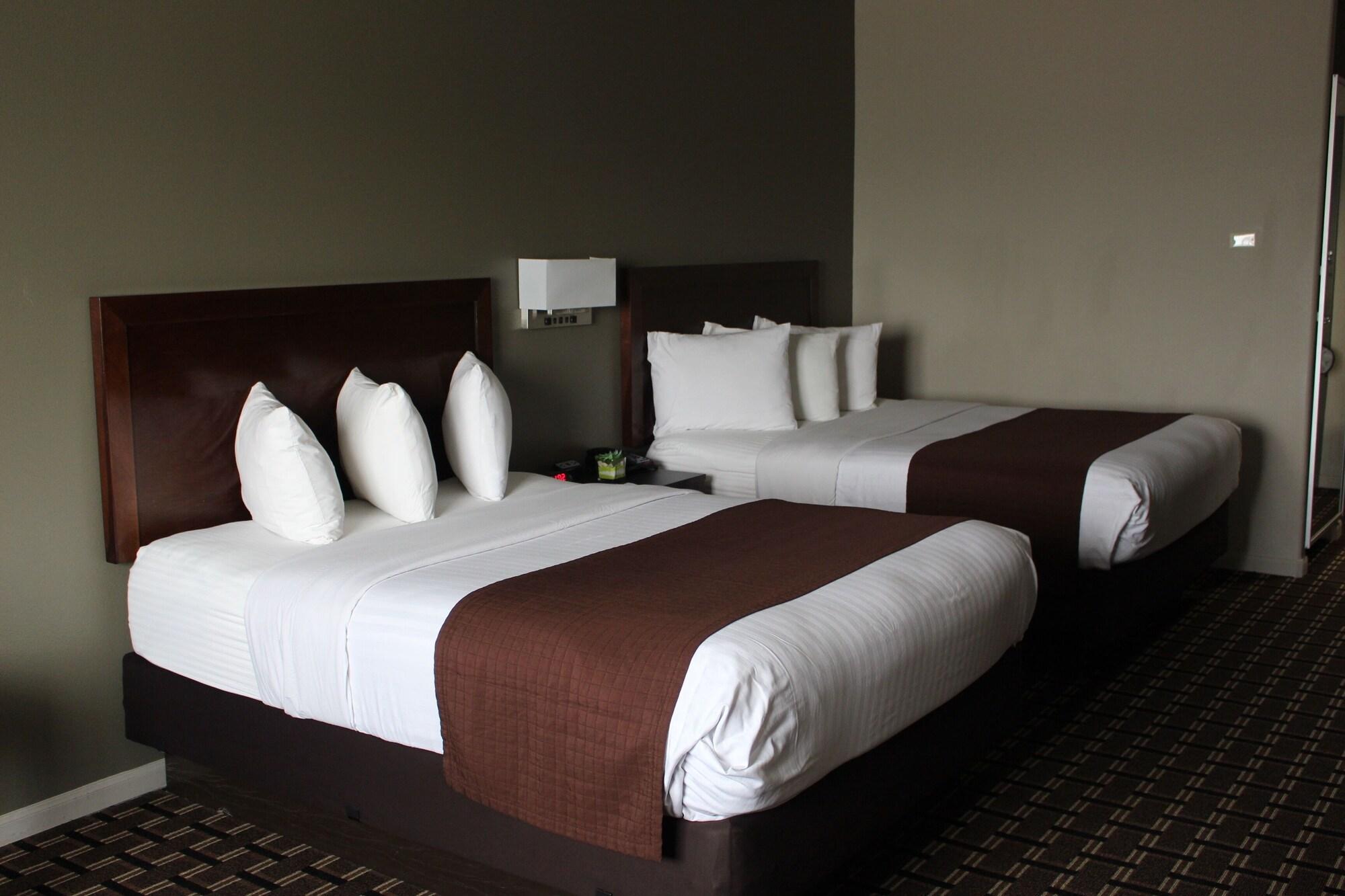 Baymont By Wyndham Columbus Hotel Екстериор снимка