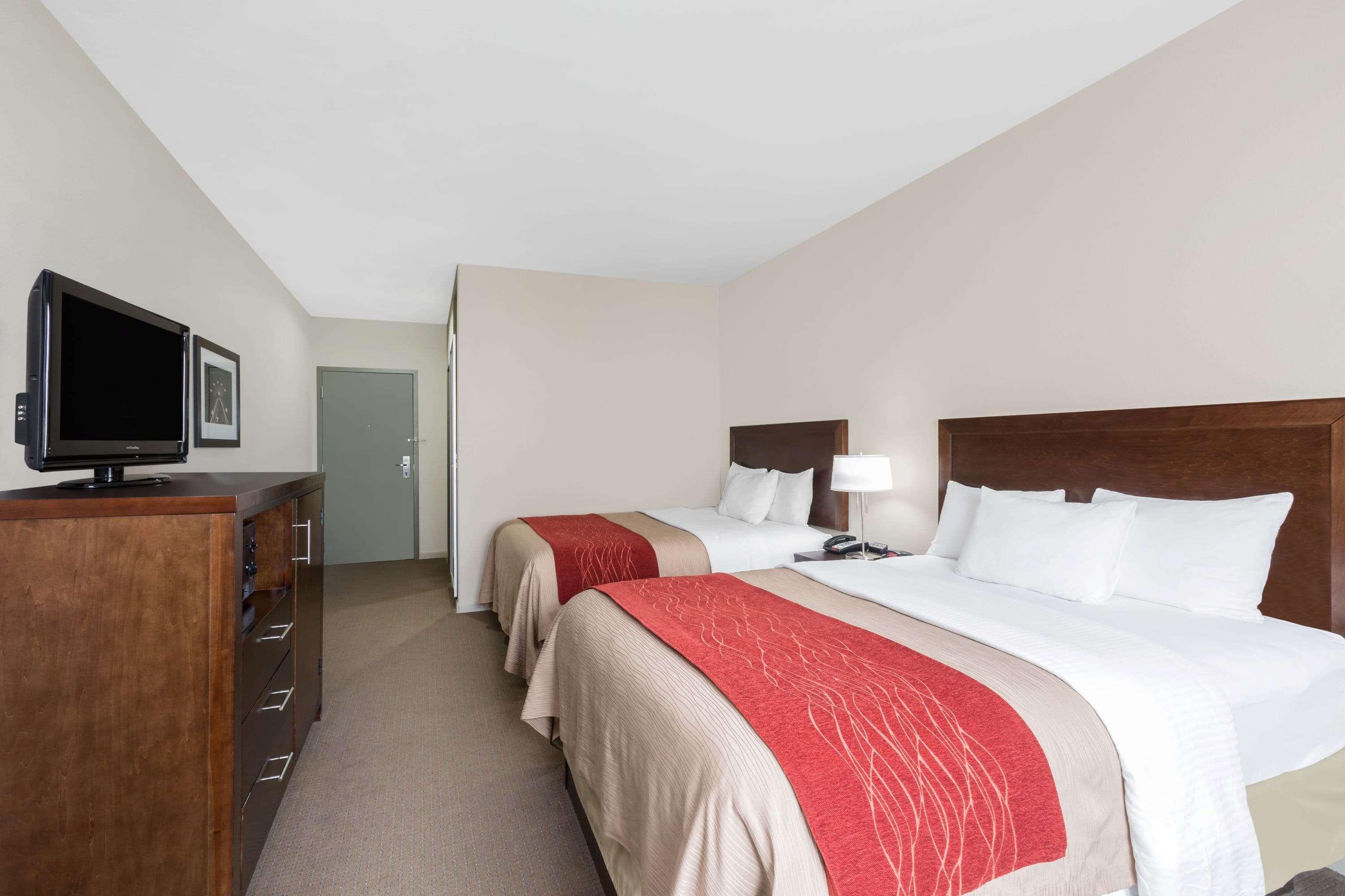 Baymont By Wyndham Columbus Hotel Екстериор снимка