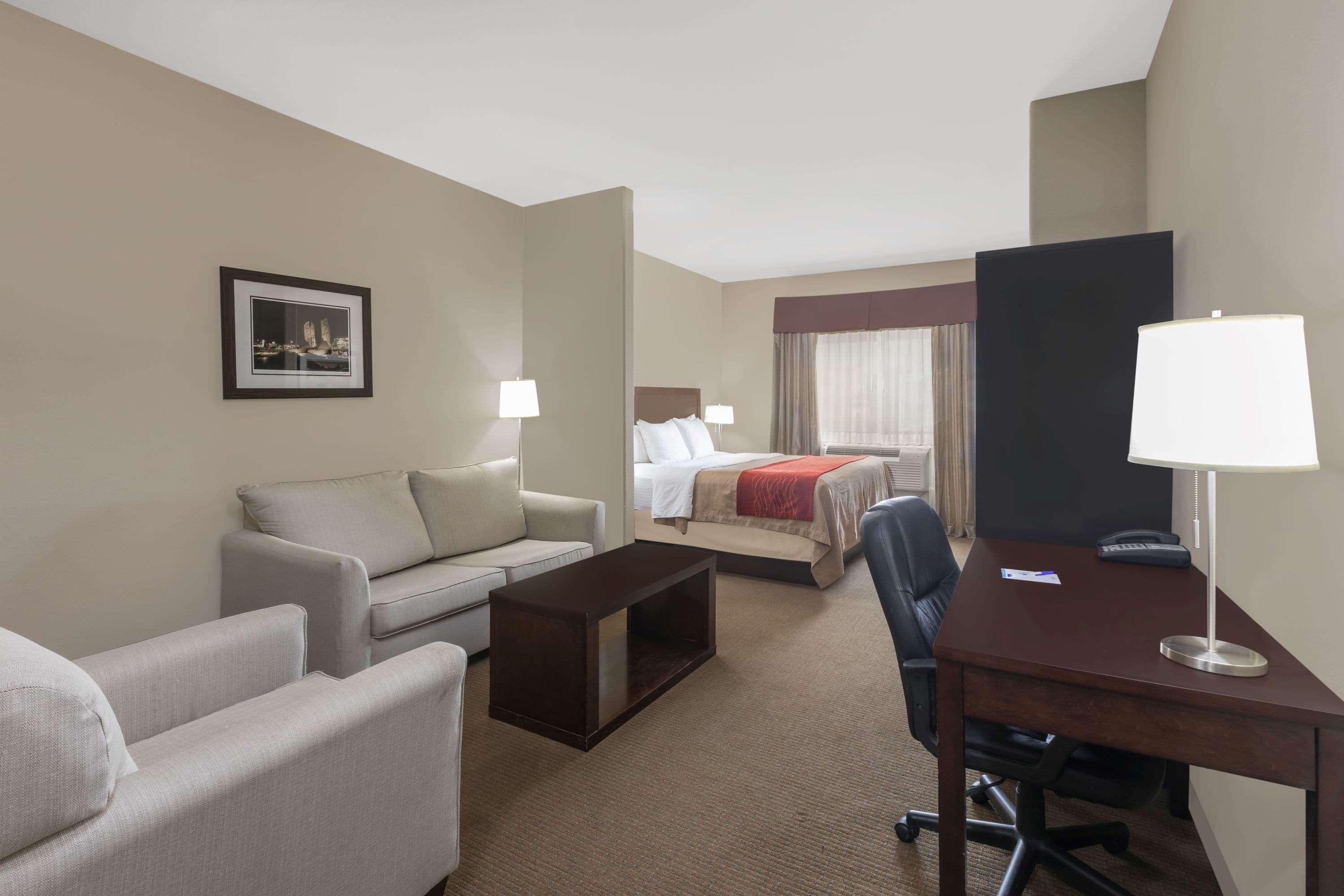 Baymont By Wyndham Columbus Hotel Екстериор снимка