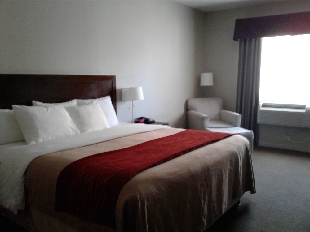 Baymont By Wyndham Columbus Hotel Екстериор снимка