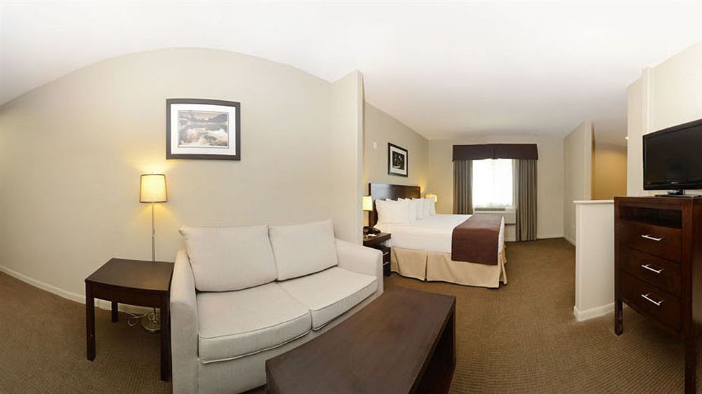 Baymont By Wyndham Columbus Hotel Стая снимка