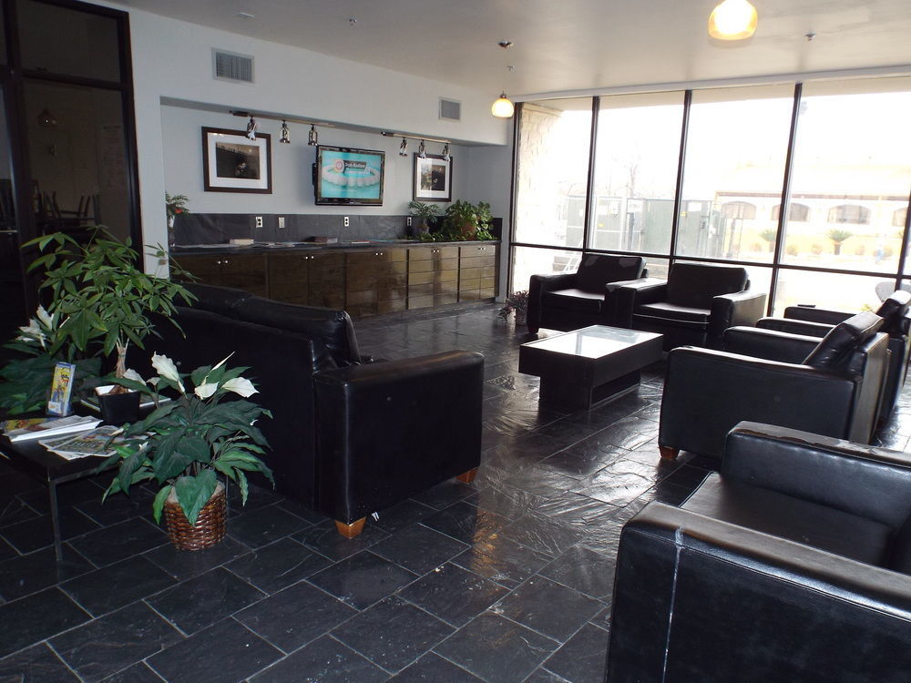 Baymont By Wyndham Columbus Hotel Екстериор снимка