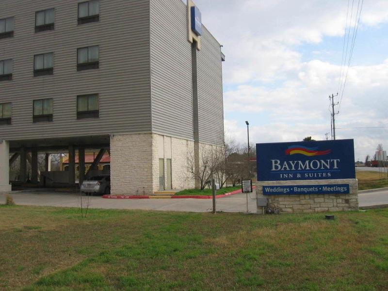 Baymont By Wyndham Columbus Hotel Екстериор снимка