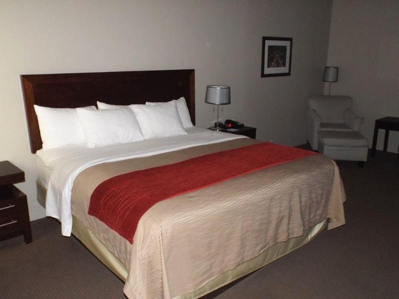 Baymont By Wyndham Columbus Hotel Екстериор снимка