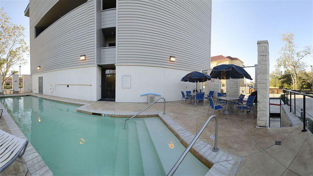 Baymont By Wyndham Columbus Hotel Екстериор снимка